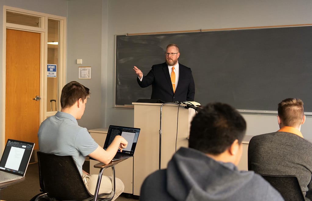 Josh Thompson teaches class