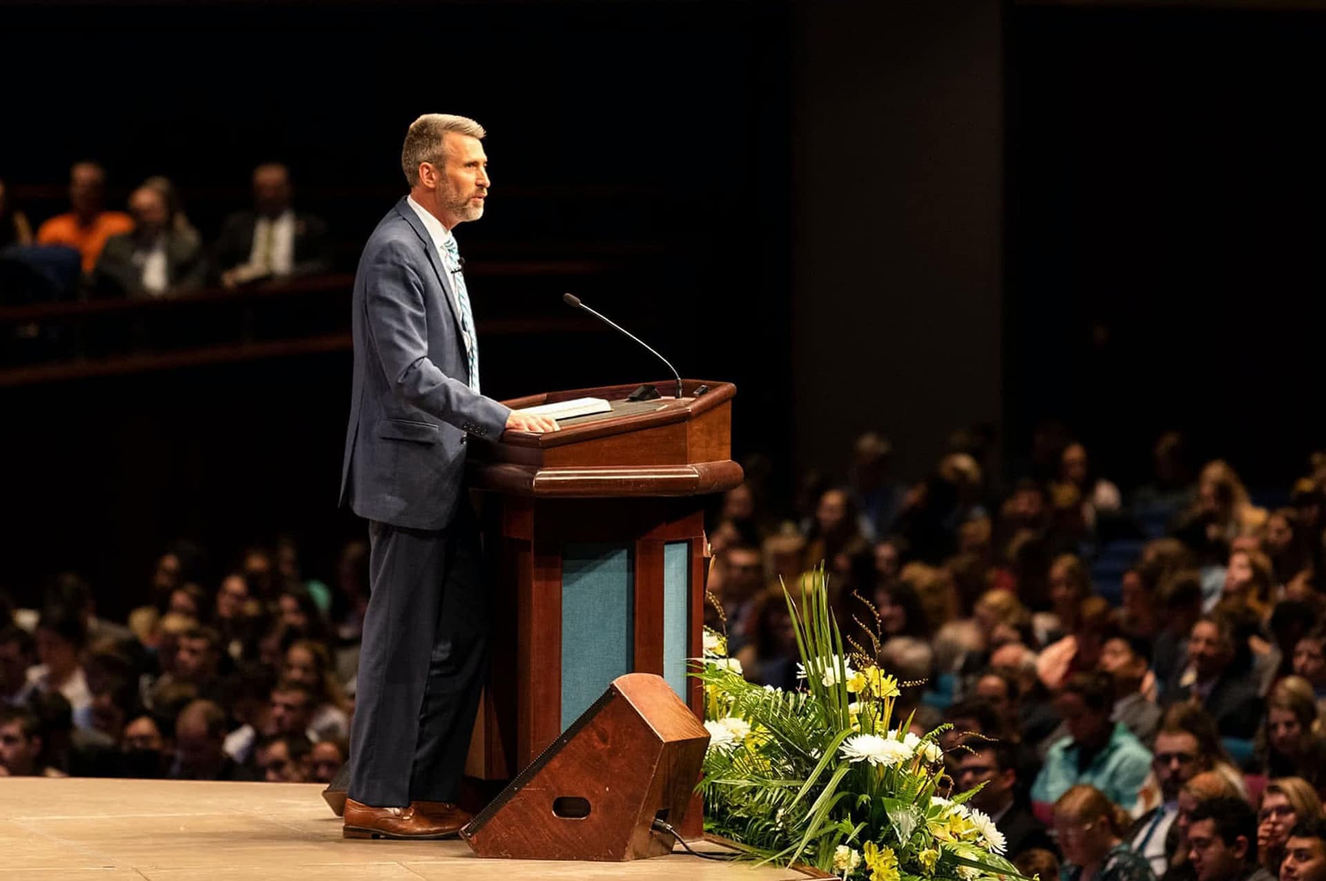 Pastor Kurt Skelly preaches during opening convocation meeting.