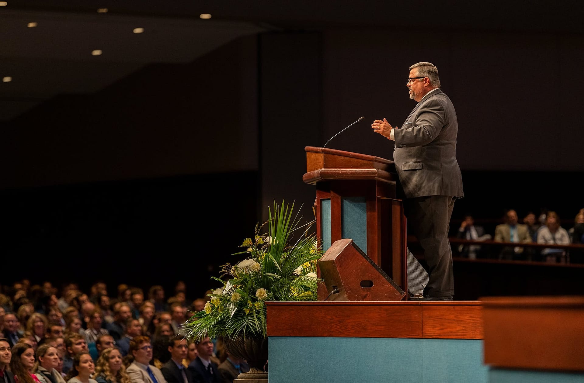 Dr. Shoemaker speaks during opening convocation.