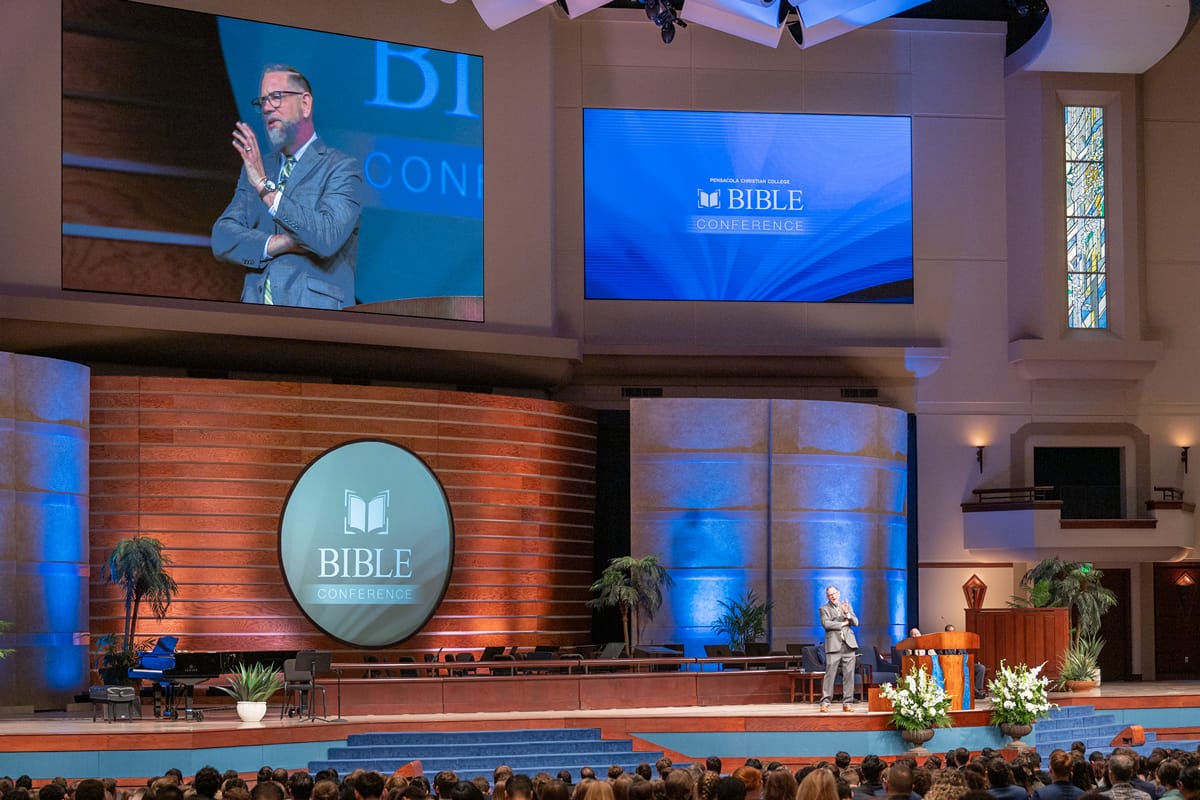 bible-conference-marc-monte Dr. Marc Monte preaching
