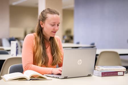 Stephanie Hansen - English Major