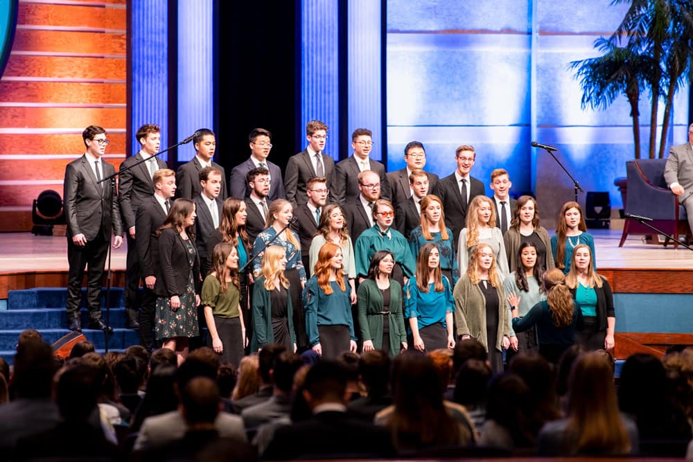 Music group sings at Bible Conference