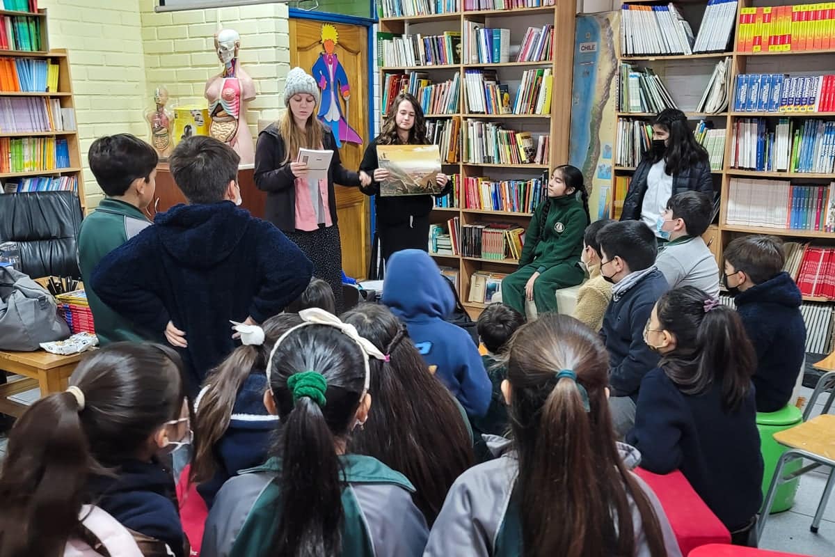 Stavros-chile-5 YOM team members teach students in Chile