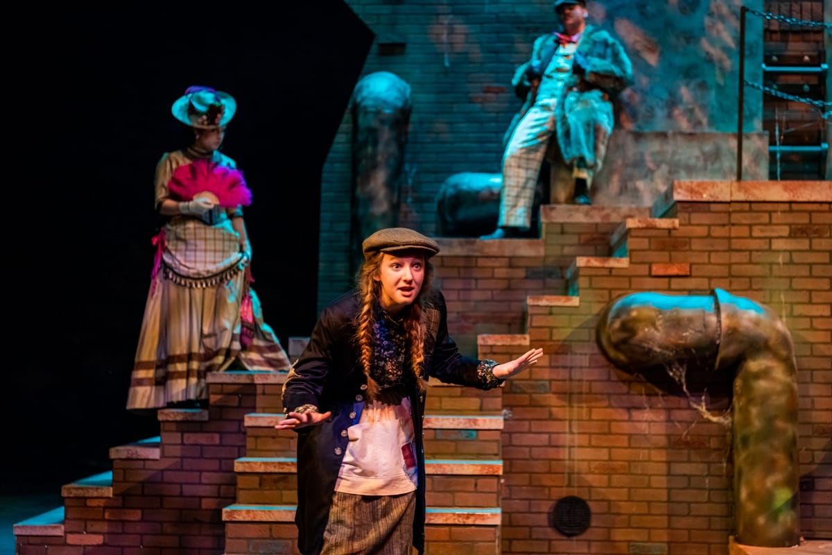 Fine Arts Sherlock Homes Moriarty stage Set