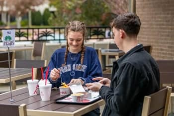 PCC Students eat at the Palms