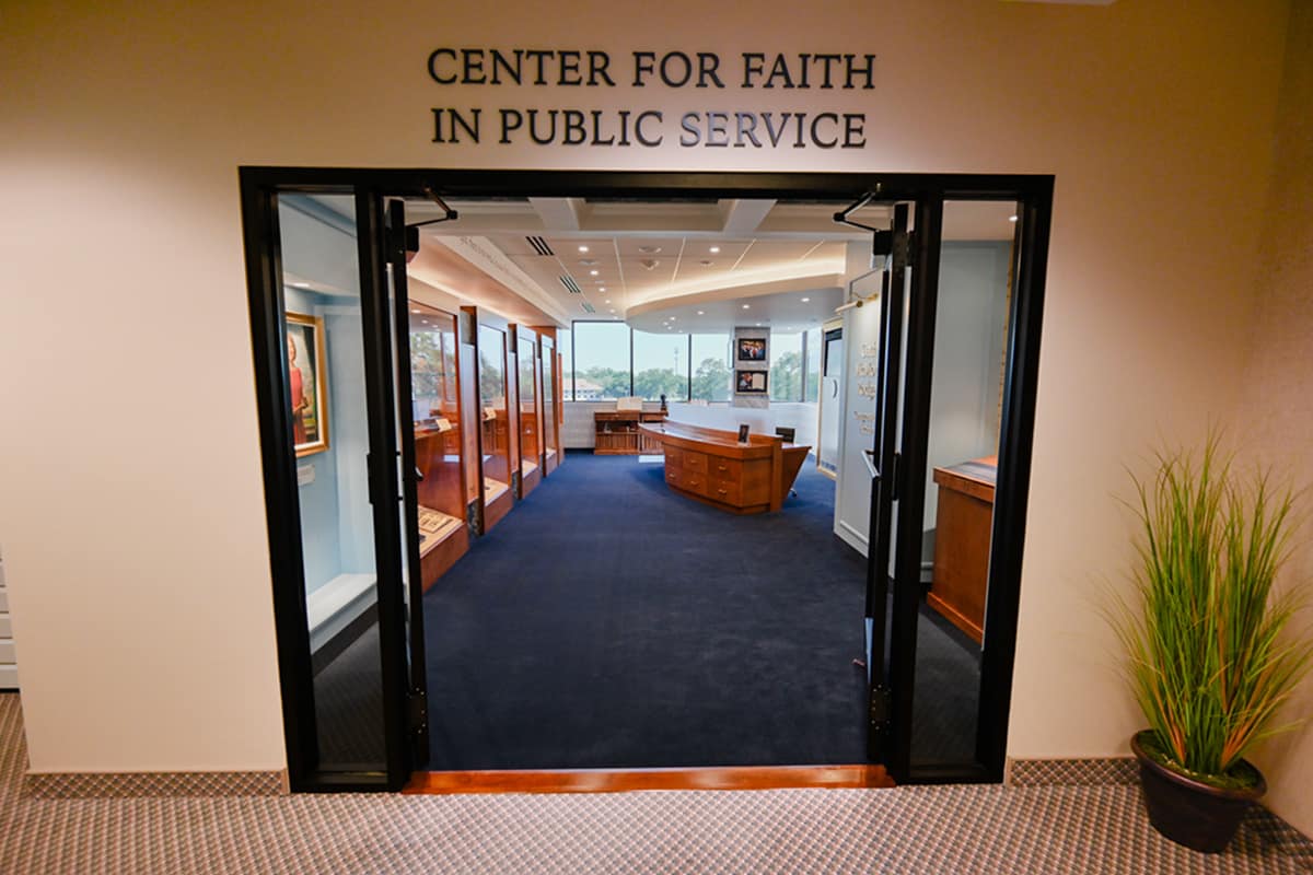 nr-center-for-faith-slideshow-3 Center for Faith in Public Service