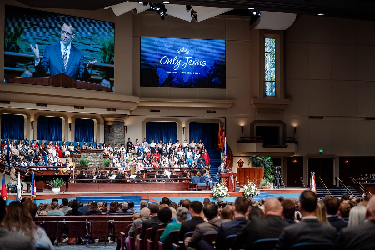 Pastor Redlin speaking at Missions Conference