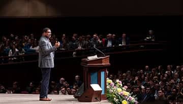 Kenny Baldwin preaching at the 2020 PCC Bible Conference.