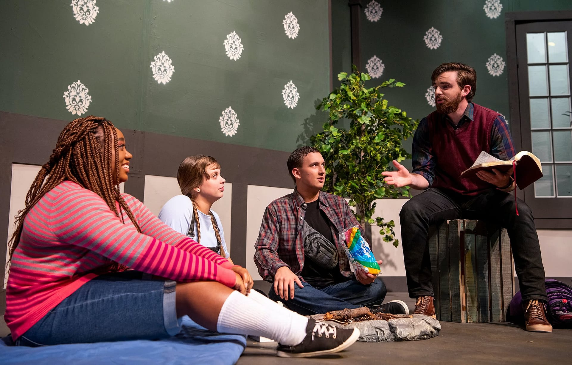 Summer Theatre actors on stage