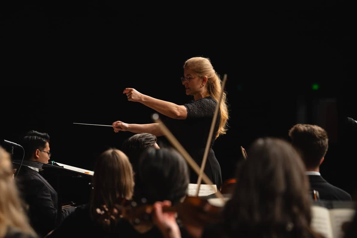 Dr. Cléusia Gonçalves conducted the Fine Arts Series: Mendelssohn’s Elijah.