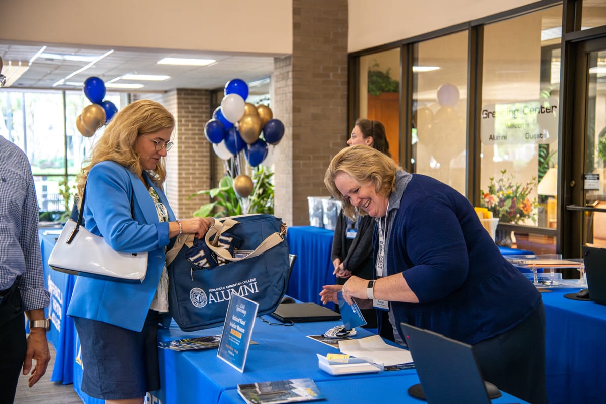 alumni homecoming check-in