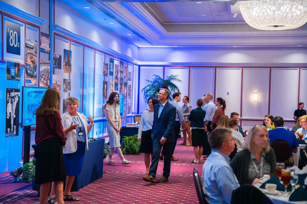 alumni homecoming kickoff dinner