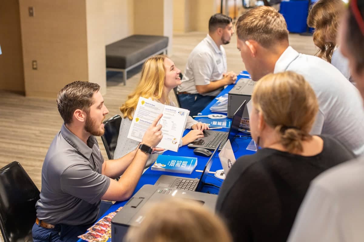 PCC Incoming Freshmen check in at the Academic Center