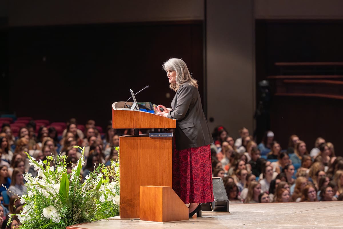 Dawn Phillips speaking to women at a breakout session