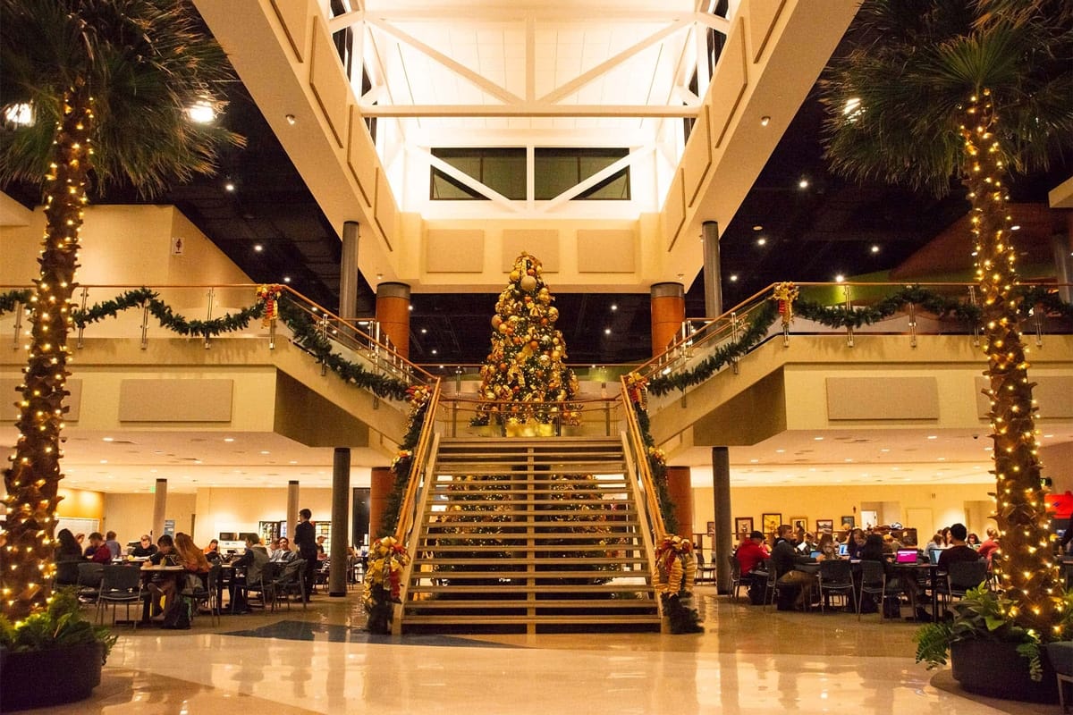 Commons Christmas decorations on PCC Campus