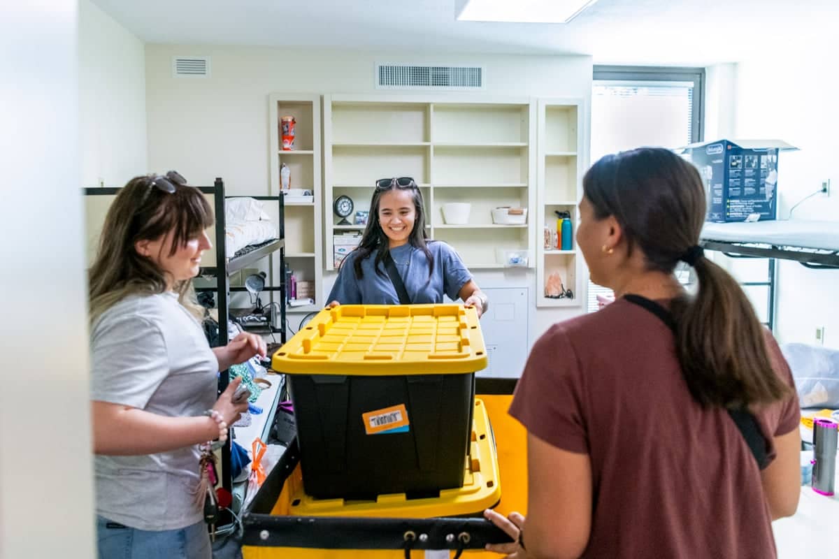 PCC Students move into their new dorm rooms during Welcome Weekend