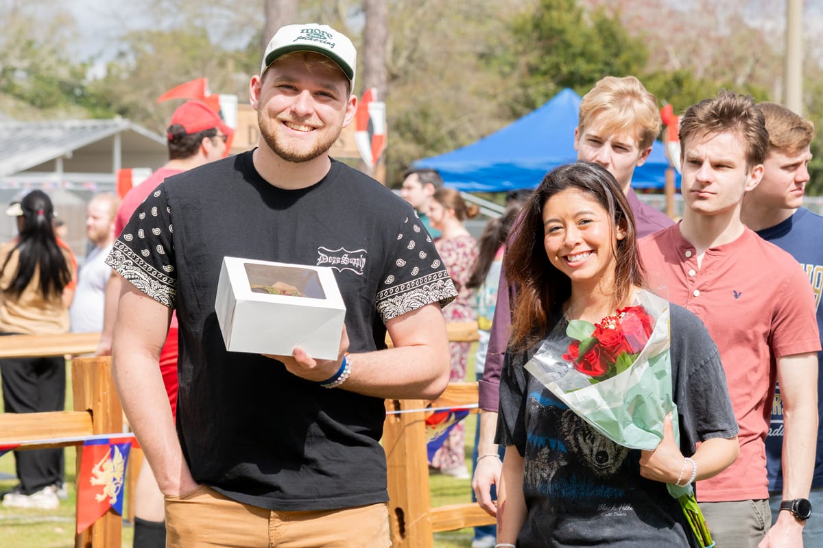 Students enjoying the picnic