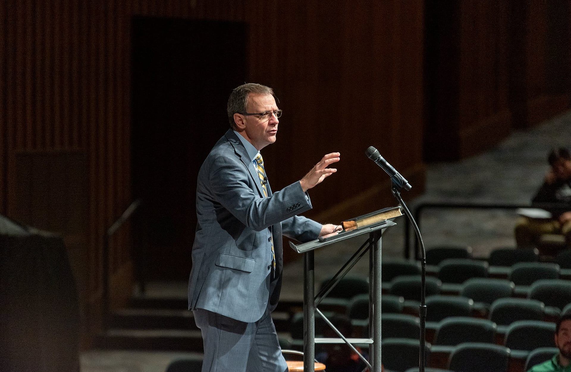 Jeff Redlin speaking to ministerial men